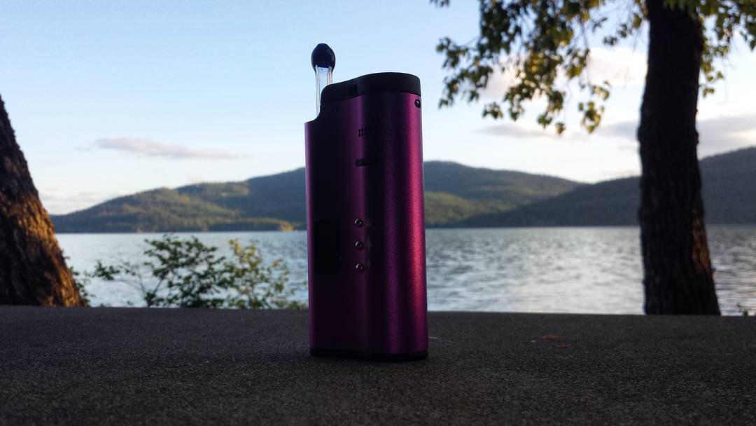 sidekick vaporizer at the beach