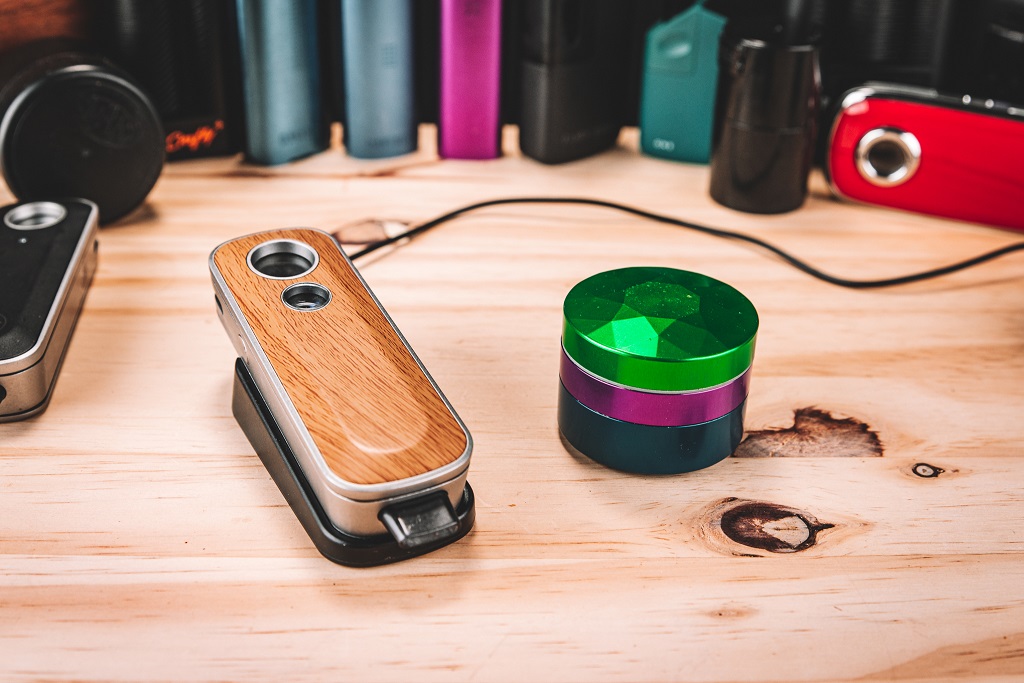 Brilliant Cut Grinder (3 Piece) with Firefly 2+ Vaporizer