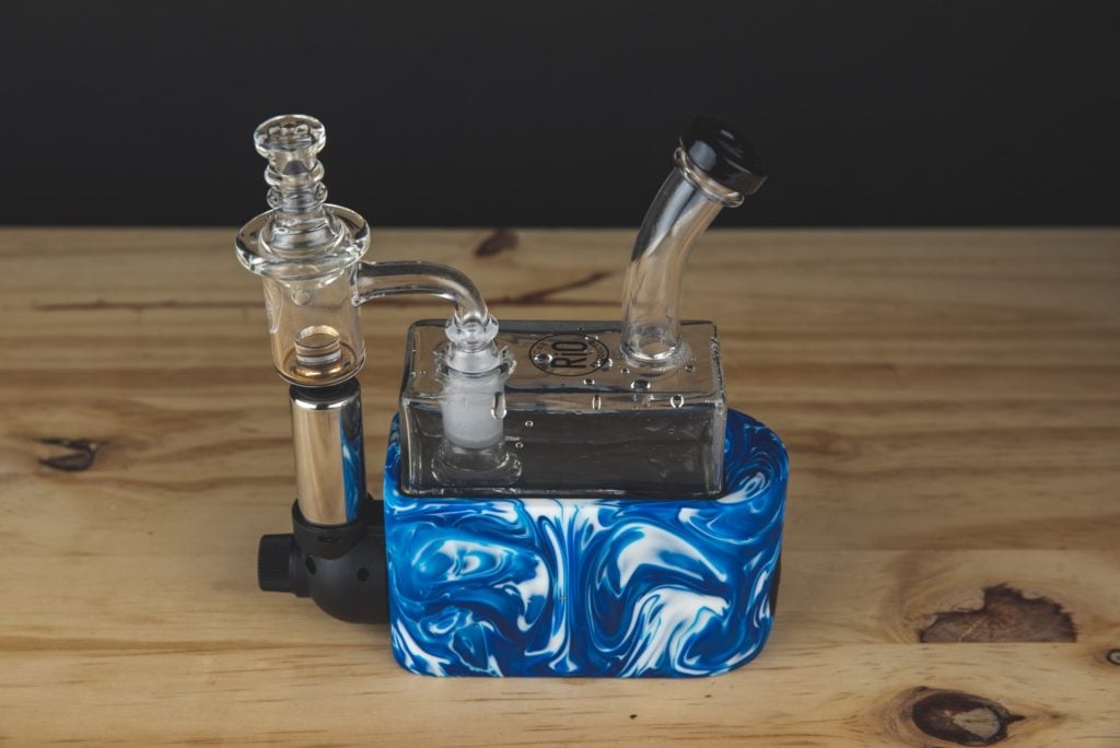 Rio Dab Rig Side with Quartz Banger