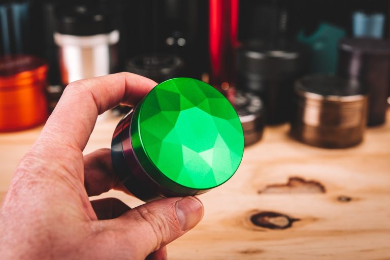 Best Weed Grinders 2024 [25 to 345] Vaporizer Wizard