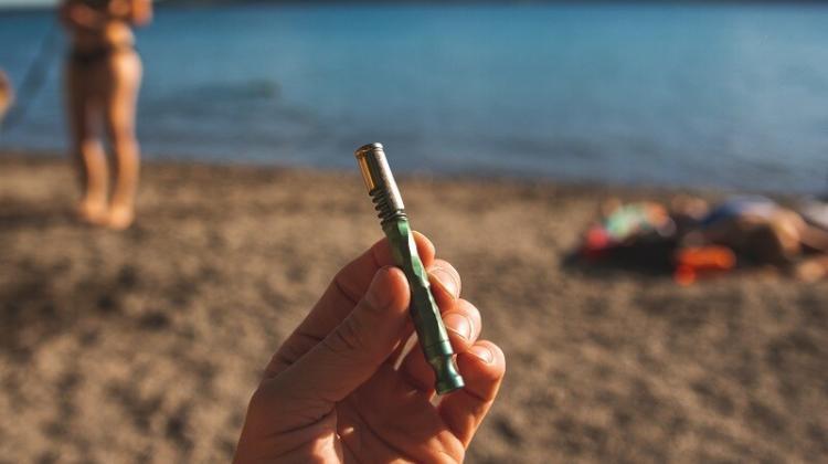 Dynavap TI Omni Beach Day