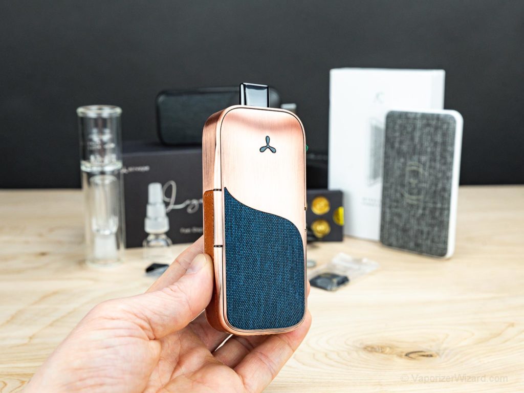Airvape Legacy Pro SE Size-in-hand
