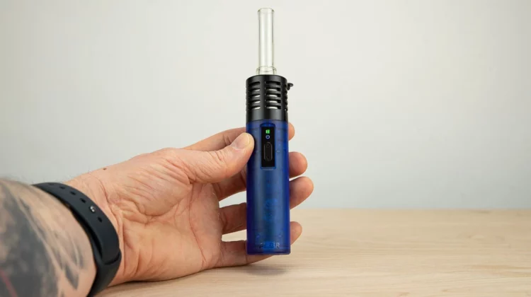 Arizer Air SE - Size in Hand