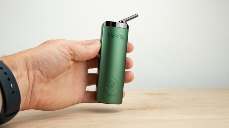 XMAX POTV Starry 4 Vaporizer Size in Hand